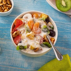 Ovocný šalát s jogurtm